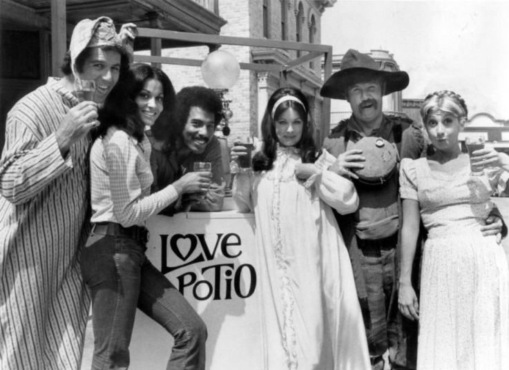 Davis (center) with cast of ''[[Love, American Style]]'', 1973