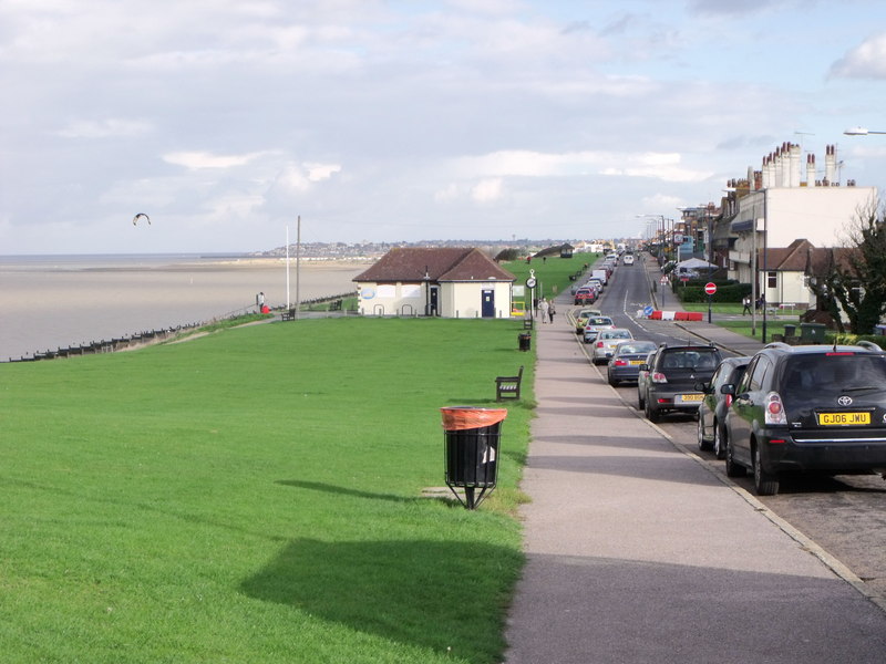 File:Marine Parade, Tankerton, Kent - geograph.org.uk - 2134041.jpg