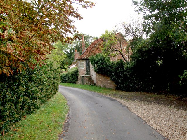 File:Moat Lane, Old Bolingbroke - geograph.org.uk - 1528158.jpg