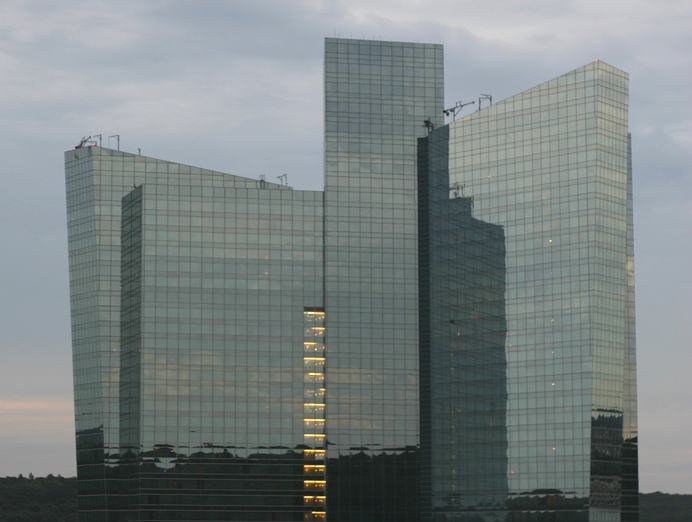 File:Mohegan sun at dusk crop.jpg