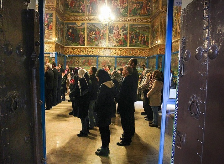 File:New Year's Eve celebrations at Vank Cathedral, Isfahan (19).jpg