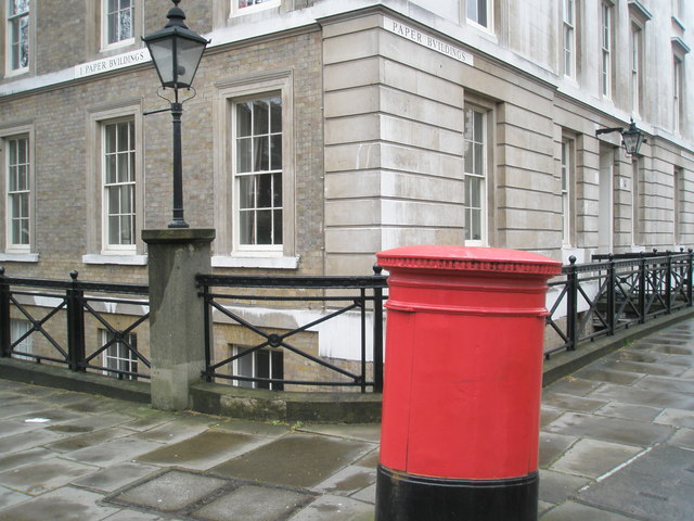 File:Postbox by Paper Buildings - geograph.org.uk - 765094.jpg