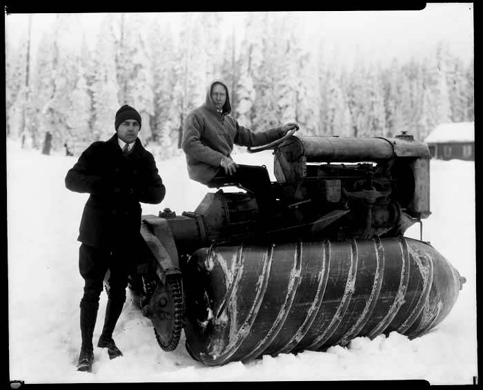 File:Snow vehicle, ca 1926 (MOHAI 5141).jpg