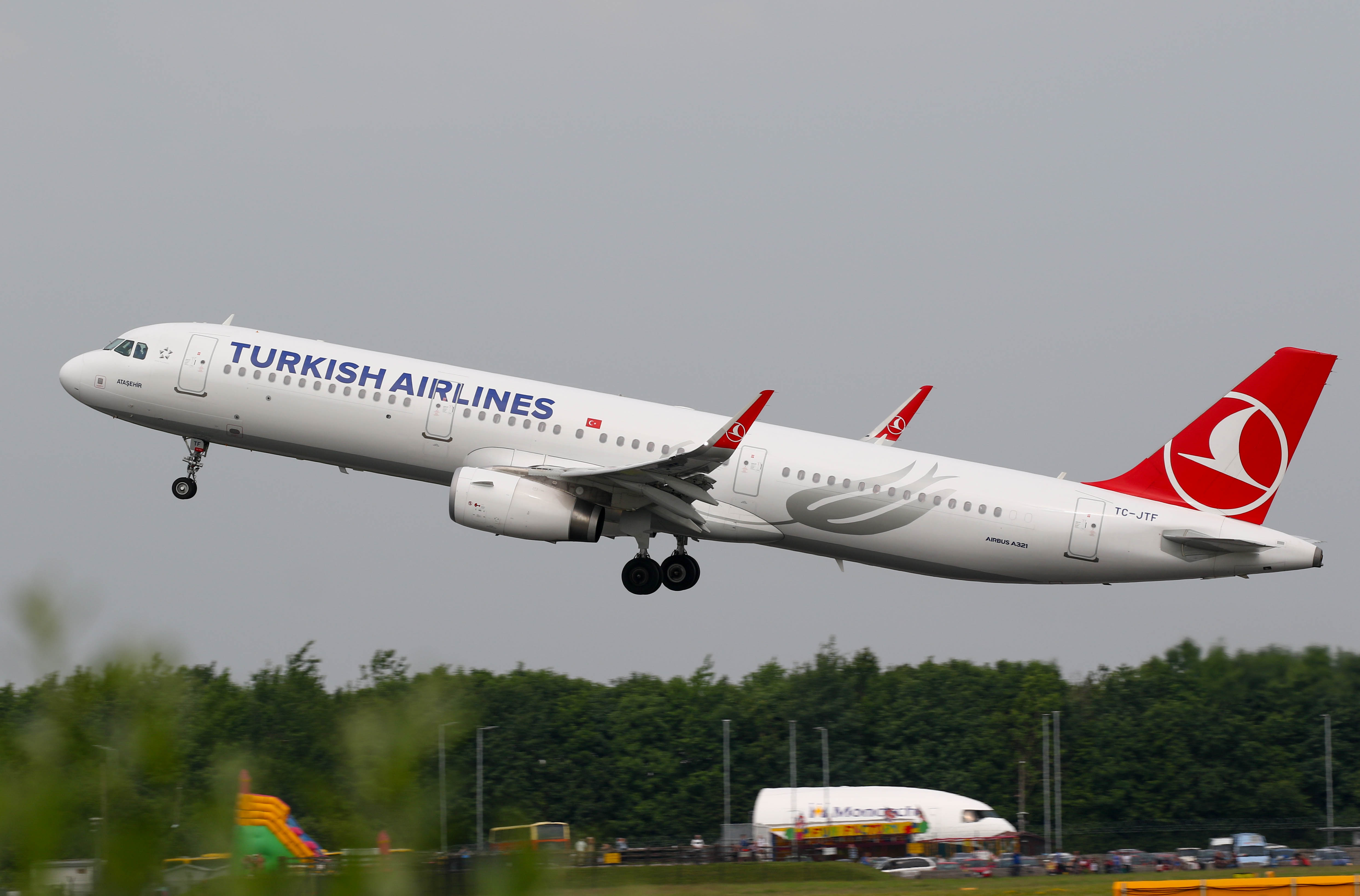 Стамбул airlines. Airbus a321 Turkish Airlines. Airbus a321 Туркиш Эйрлайнс. A321-200 Turkish Airlines. Airbus a321‑100/200 Туркиш.