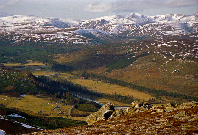 File:The Cairngorms - geograph.org.uk - 1766434.jpg