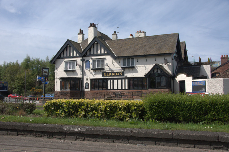 File:The Old Roan, Aintree - geograph.org.uk - 1842752.jpg