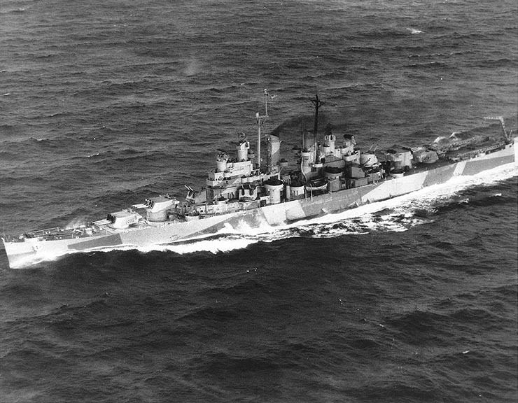 ファイル:USS Springfield (CL-66) underway off Boston on 6 January 