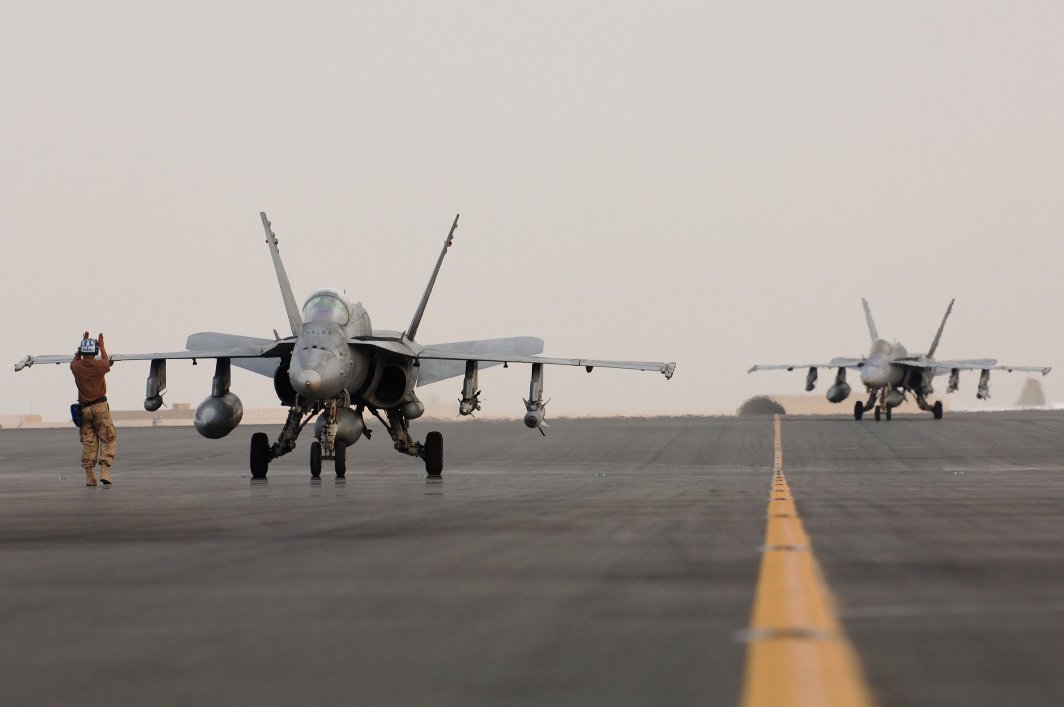 File:US Navy 060207-F-3488S-067 Two Navy F-A-18C Hornets assigned to Strike  Fighter Squadron One Five (VFA-15).jpg - Wikimedia Commons