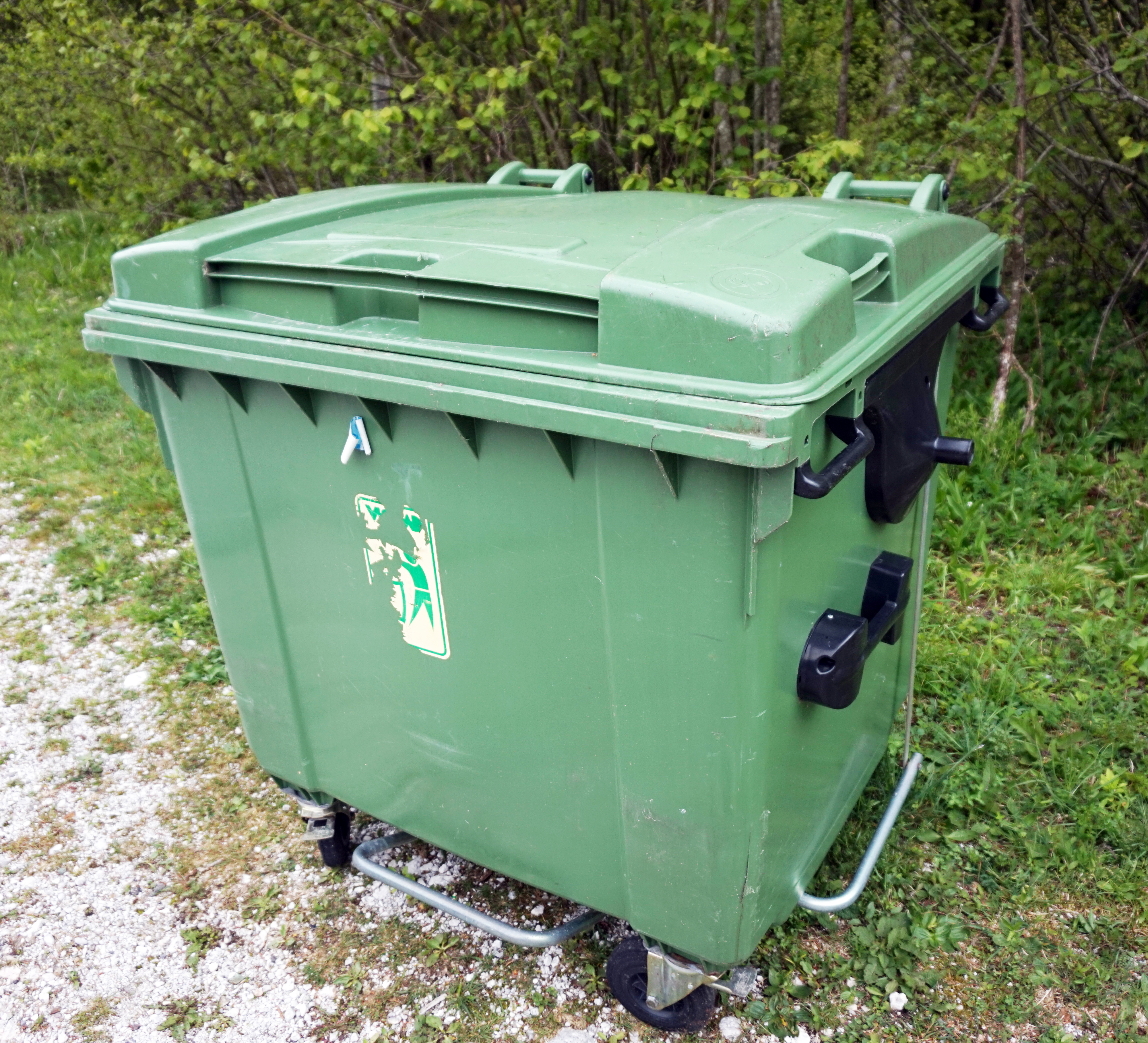 File:Trash container.JPG - Wikimedia Commons