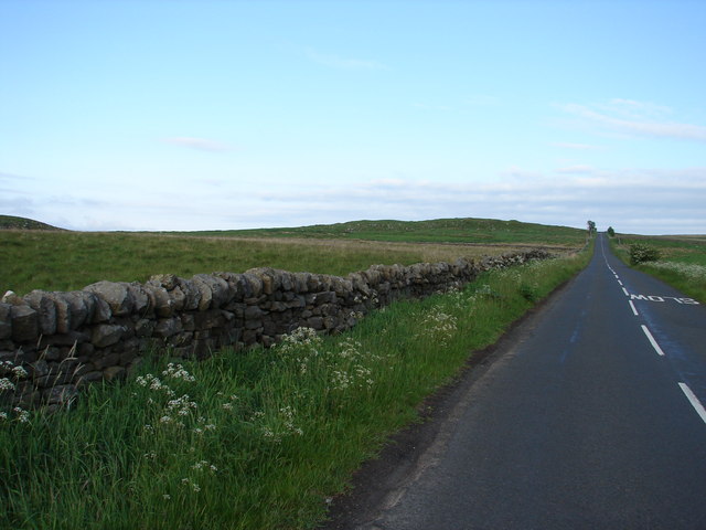 File:Uphill to White Crag - geograph.org.uk - 456202.jpg