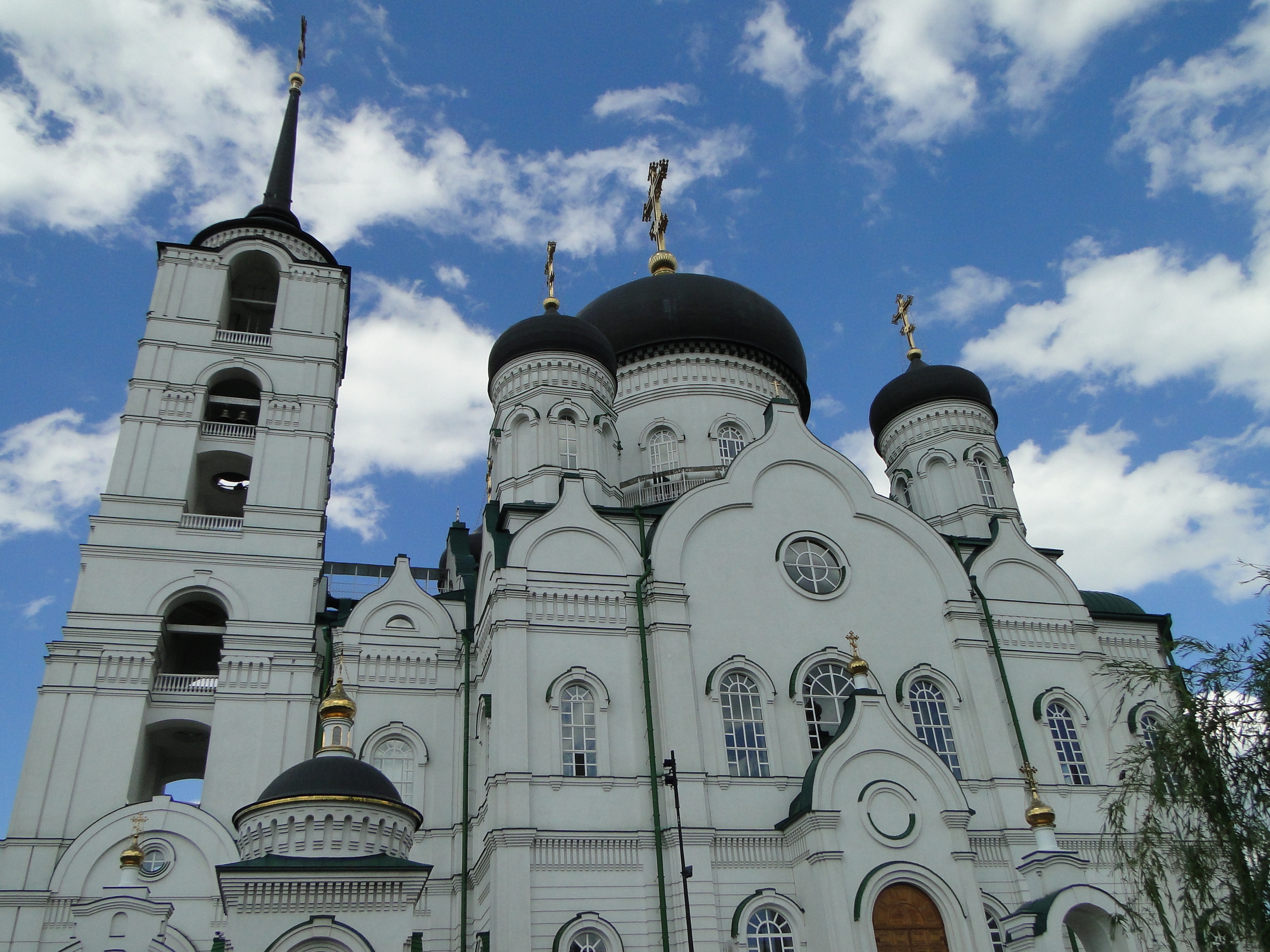 Annunciation cathedral. Джанкой храм кафедральный. Белый храм Воронеж.