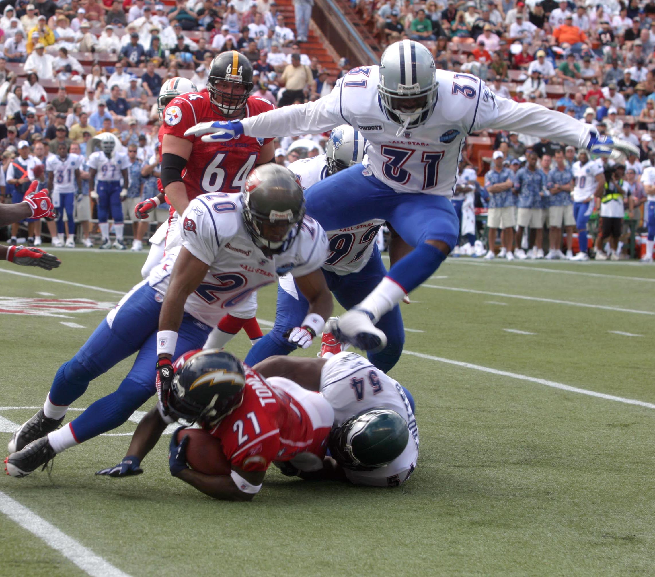 File 2006 Pro Bowl Tackle jpg Wikipedia