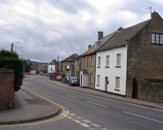 File:A35 East Road in Bridport looking West - geograph.org.uk - 347236.jpg