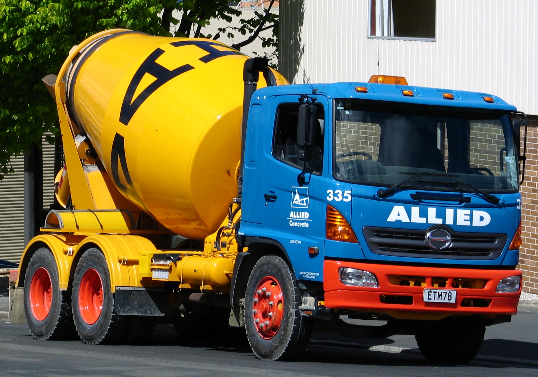 File:Allied Concrete mixer truck, Dunedin, NZ.jpg - Wikimedia Commons