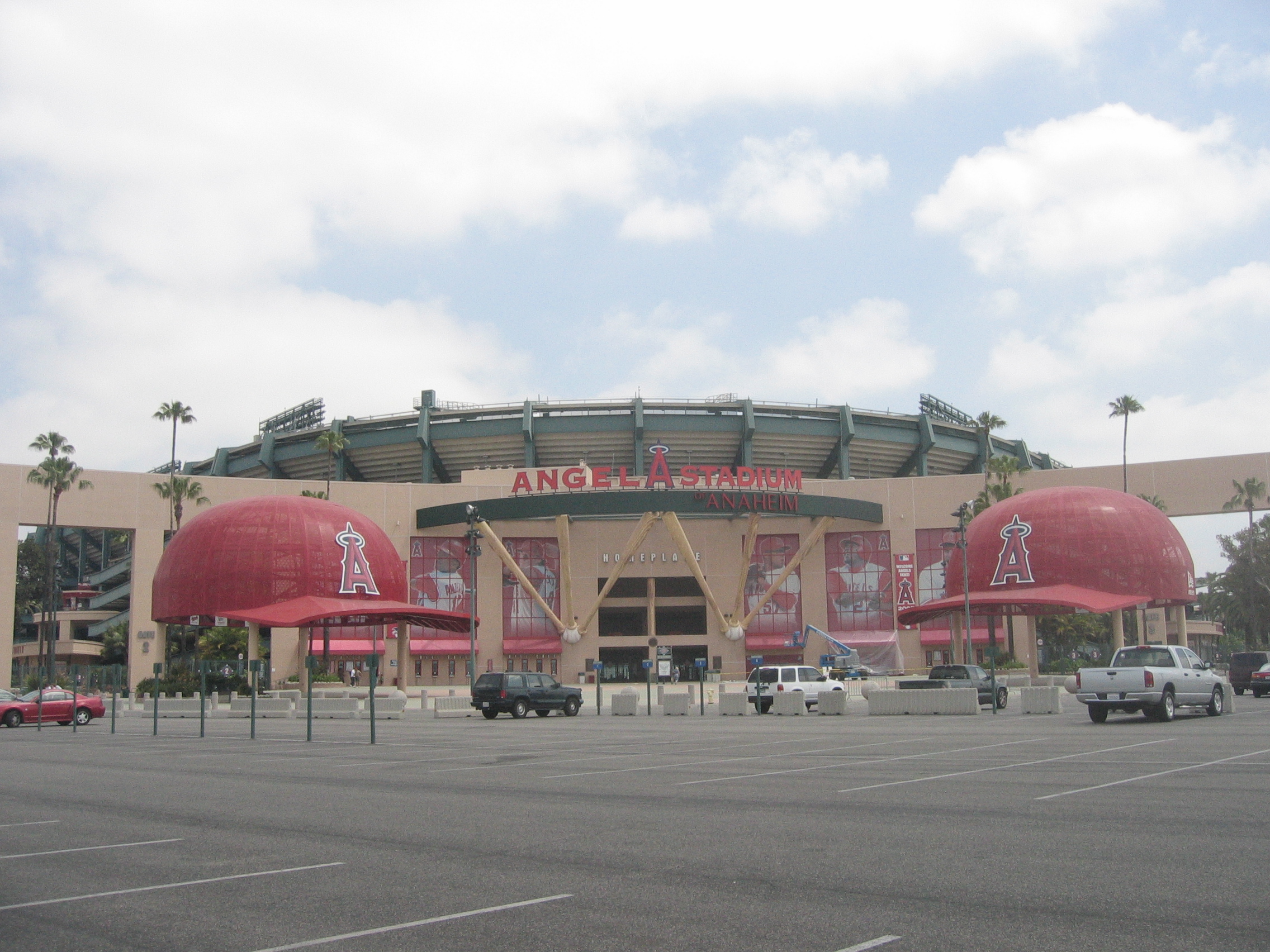 Angel Stadium - Wikipedia