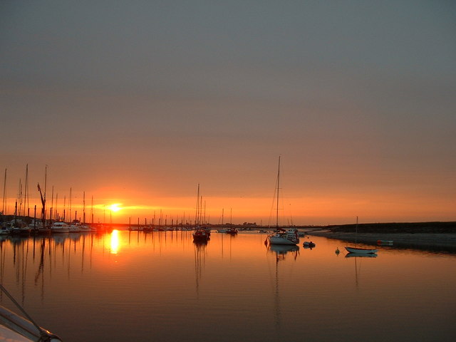 File Approaching Titchmarsh Marina Early Evening Geograph Org Uk Jpg Wikimedia Commons