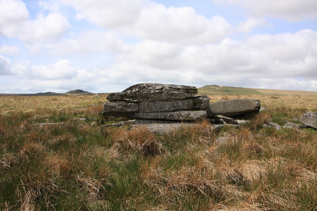 File:Arch Tor - geograph.org.uk - 1283656.jpg