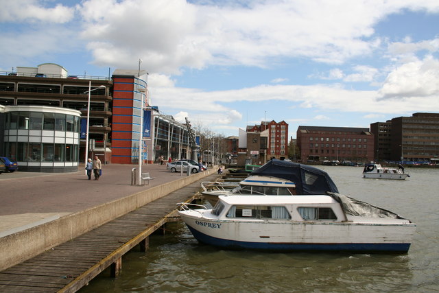 File:Brayford Wharf - geograph.org.uk - 153979.jpg