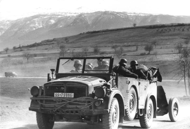 File:Bundesarchiv Bild 101I-158-0094-35, Balkan, PKW der Leibstandarte Adolf Hitler.jpg