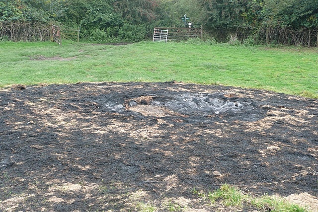 File:Burnt field in Berkshire - geograph.org.uk - 981360.jpg