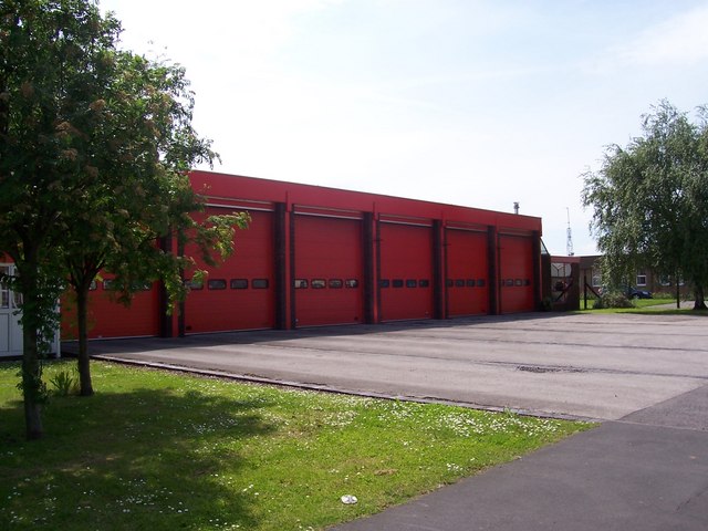 File Burton upon Trent Fire Station geograph 306670.jpg