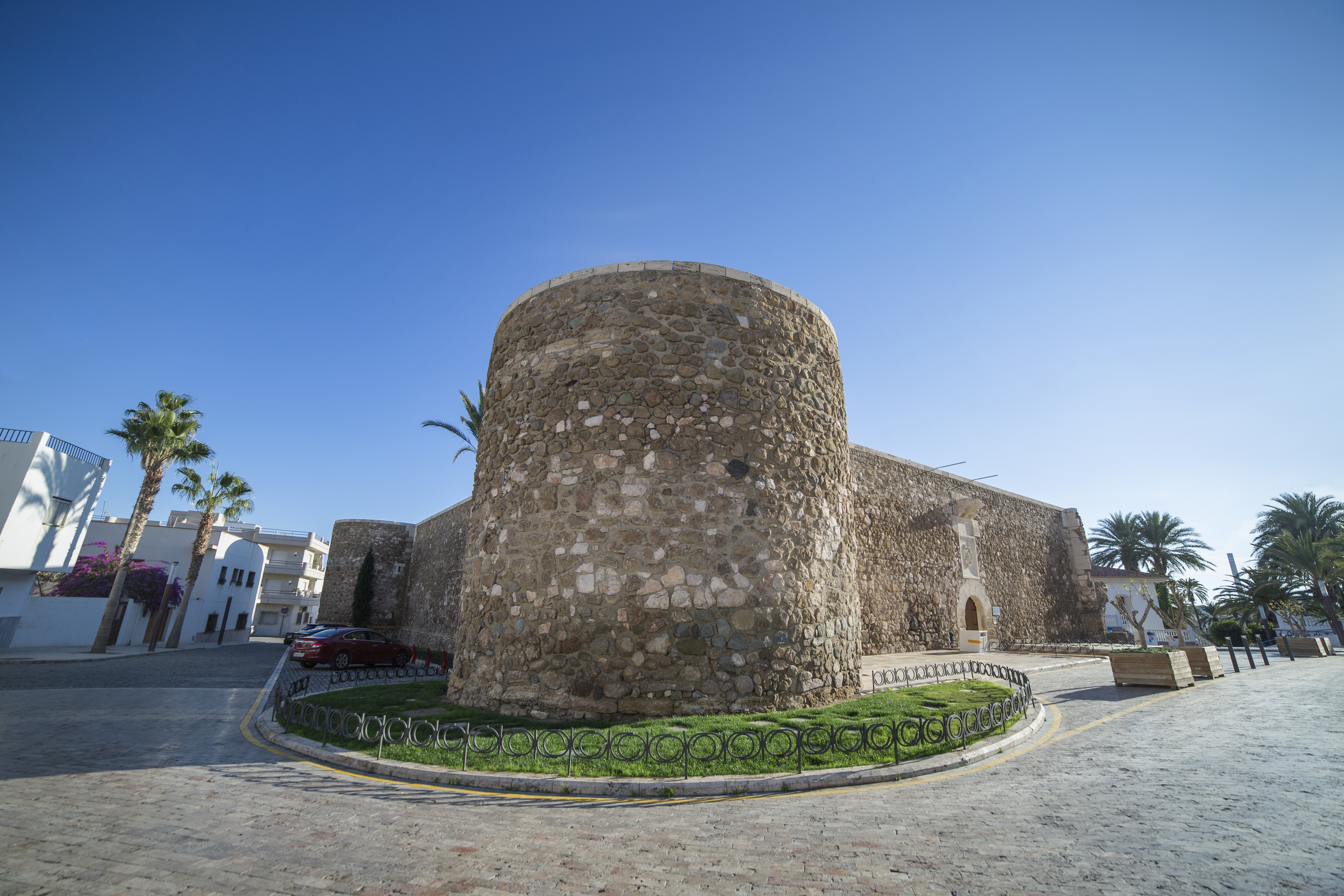 Se puede subir al castillo de xàtiva en coche