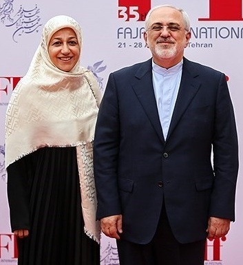 https://upload.wikimedia.org/wikipedia/commons/d/d8/Closing_ceremony_of_35th_Fajr_International_Film_Festival_09.jpg