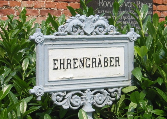 File:Ehrengräber Schild.jpg