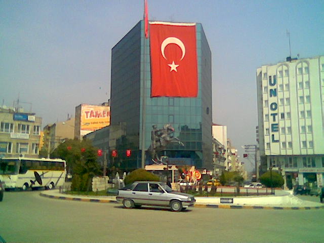 File:Karacabey Cumhuriyet Alanı.jpg