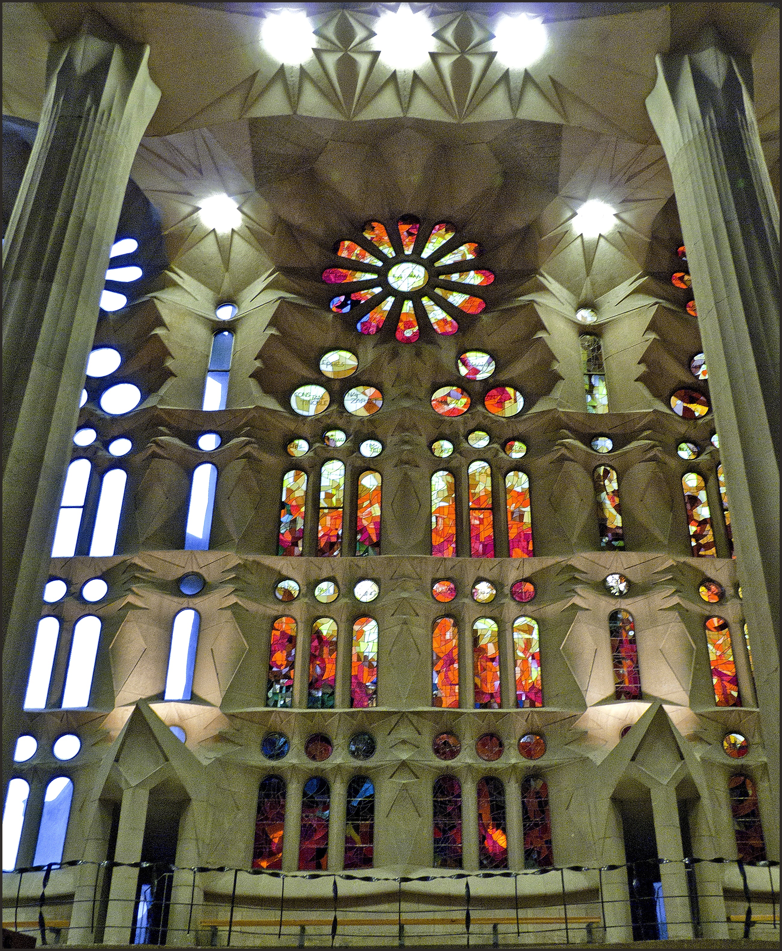 File La Sagrada Familia Interior 2 Barcelona Panoramio