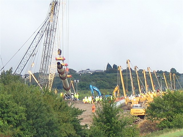 Laying the gas pipeline at Pontarddulais - geograph.org.uk - 529649