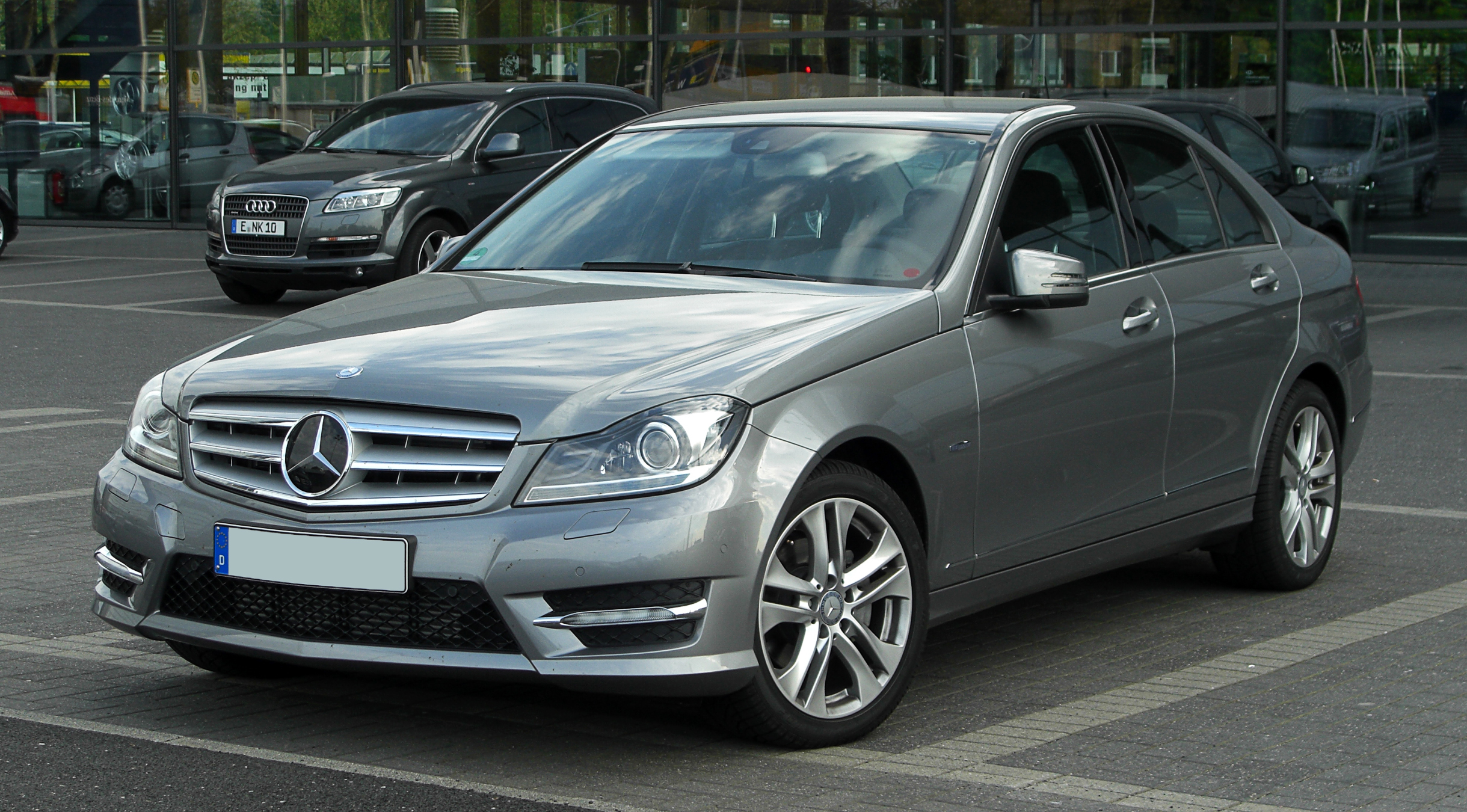 File:Mercedes-Benz C 220 CDI BlueEFFICIENCY Avantgarde (W 204