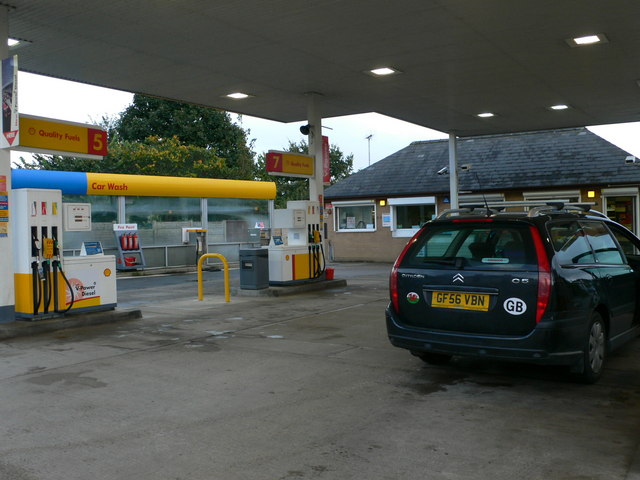 File:Petrol Station, Oswestry - geograph.org.uk - 566009.jpg