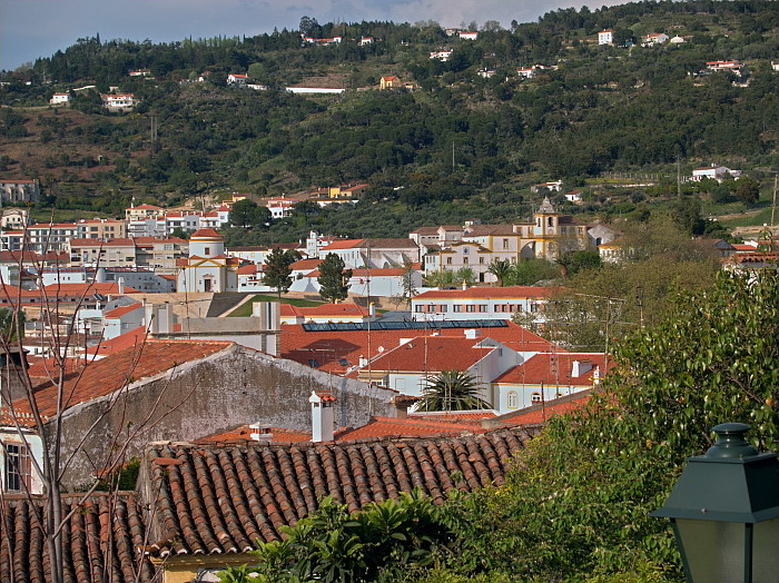 File:Portalegre-Vista do Calvario e Mosteiro de Sao Bernardo.jpg