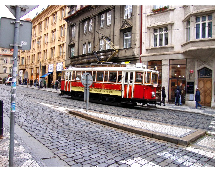 File:Prague Street Car.jpg