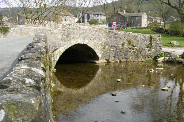 Road Bridge over Malham Beck - geograph.org.uk - 393169