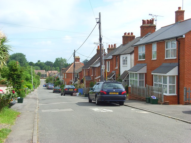 File:Rose Hill, Binfield - geograph.org.uk - 849009.jpg