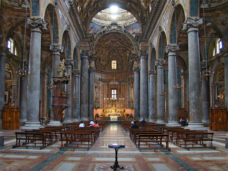 La navata centrale della chiesa di San Giuseppe dei Teatini
(Tango7174, CC BY-SA 4.0 https://creativecommons.org/licenses/by-sa/4.0, via Wikimedia Commons)