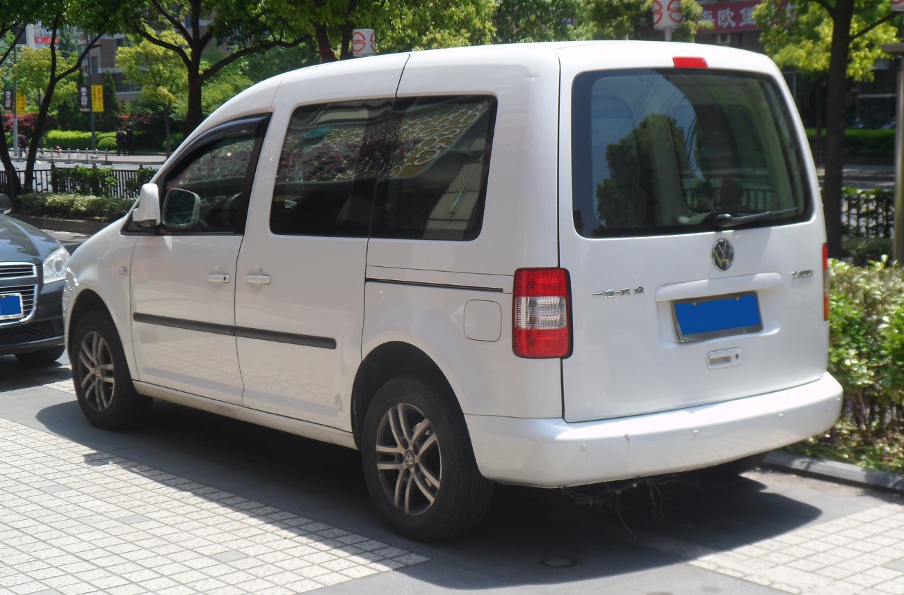 Volkswagen_Caddy_III_02_China_2012-04-28.jpg