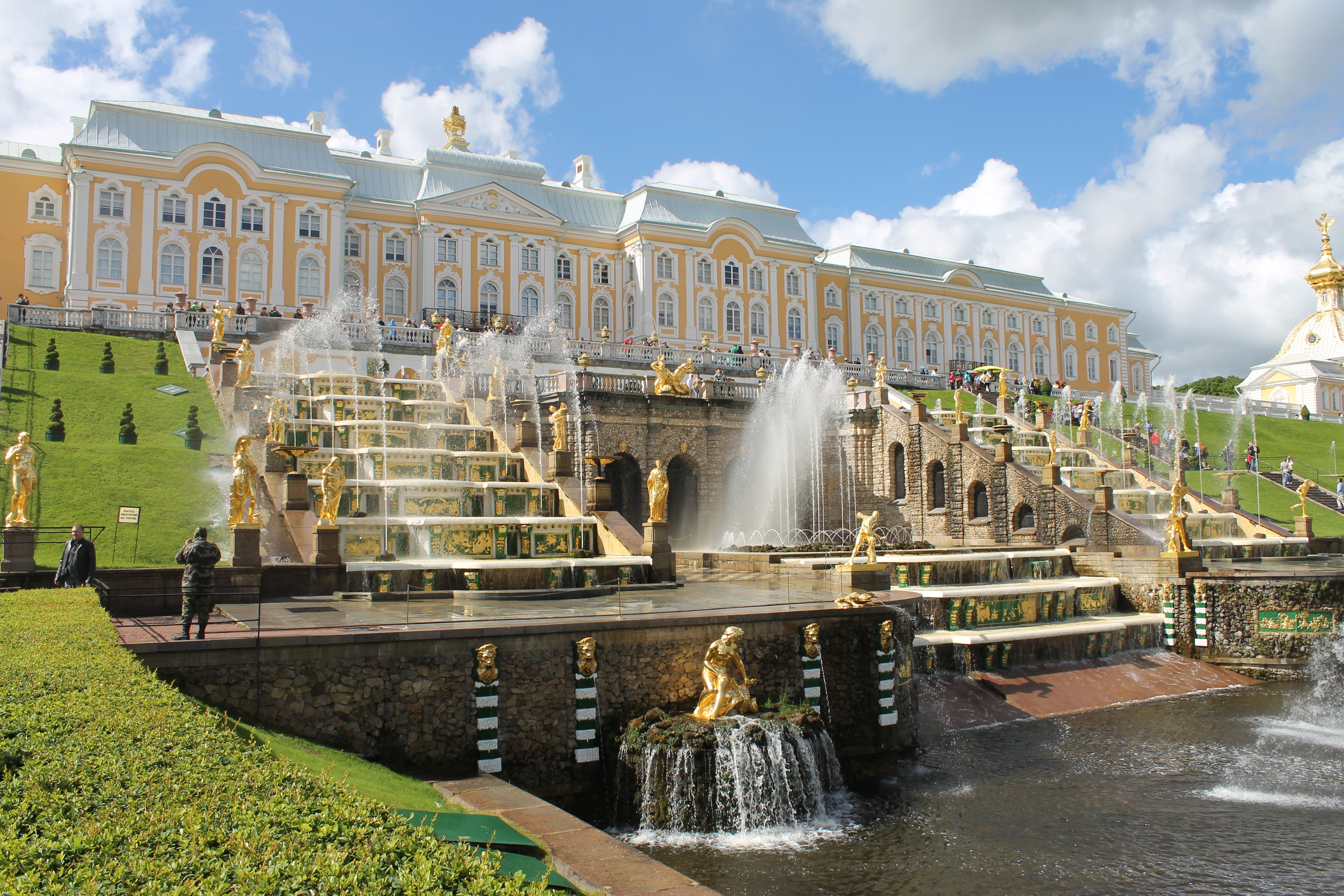 Достопримечательности санкт петербурга фото. Петергоф дворцово-парковый. Петродворец большой дворец Каскад. Ансамбль дворец и парк Петергофа. Дворцово-парковый ансамбль Петергоф фонтаны.