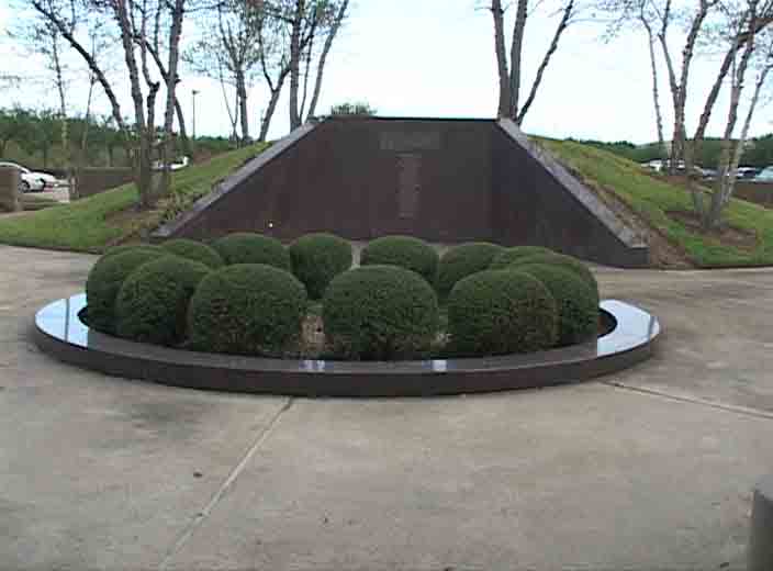 File:891023memorialfar.jpg