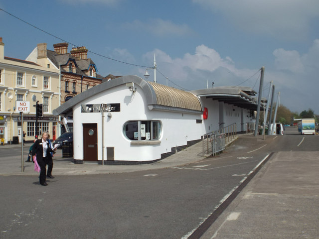 File:A bold new public building on the Quay, Bideford - geograph.org.uk - 4443230.jpg