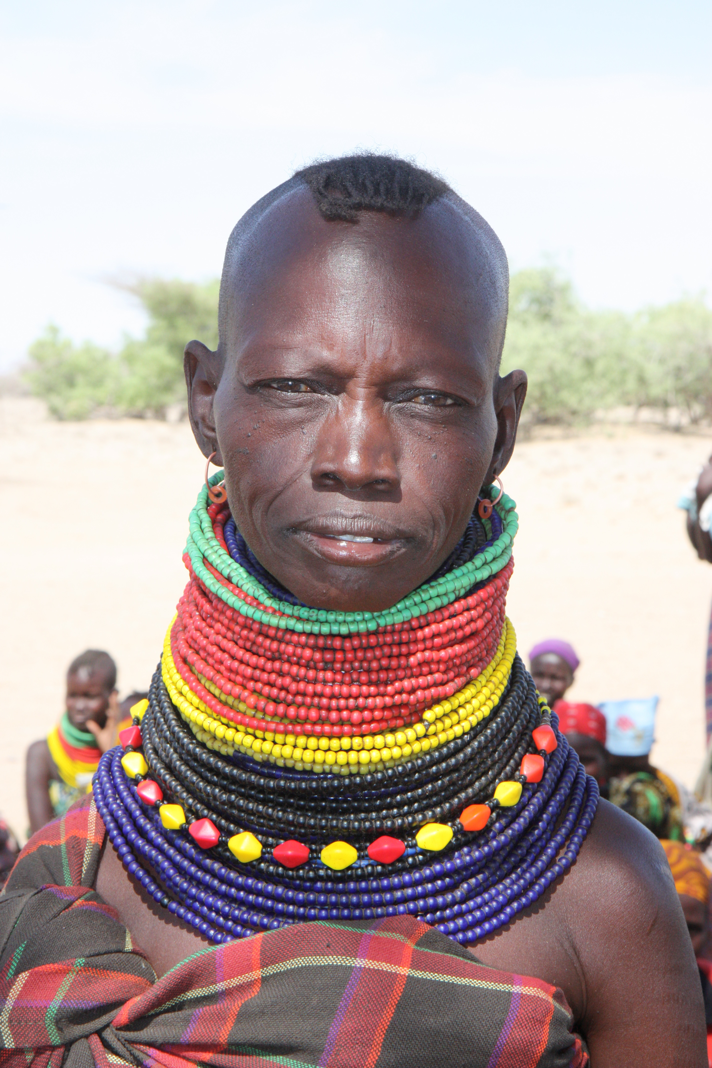 A_woman_wearing_traditional_tribal_beads_in_Turkana%2C_Kenya%2C_October_2012_%288405274783%29.jpg