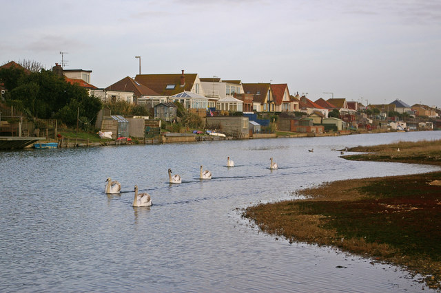 File:Along Widewater Lagoon - geograph.org.uk - 641528.jpg