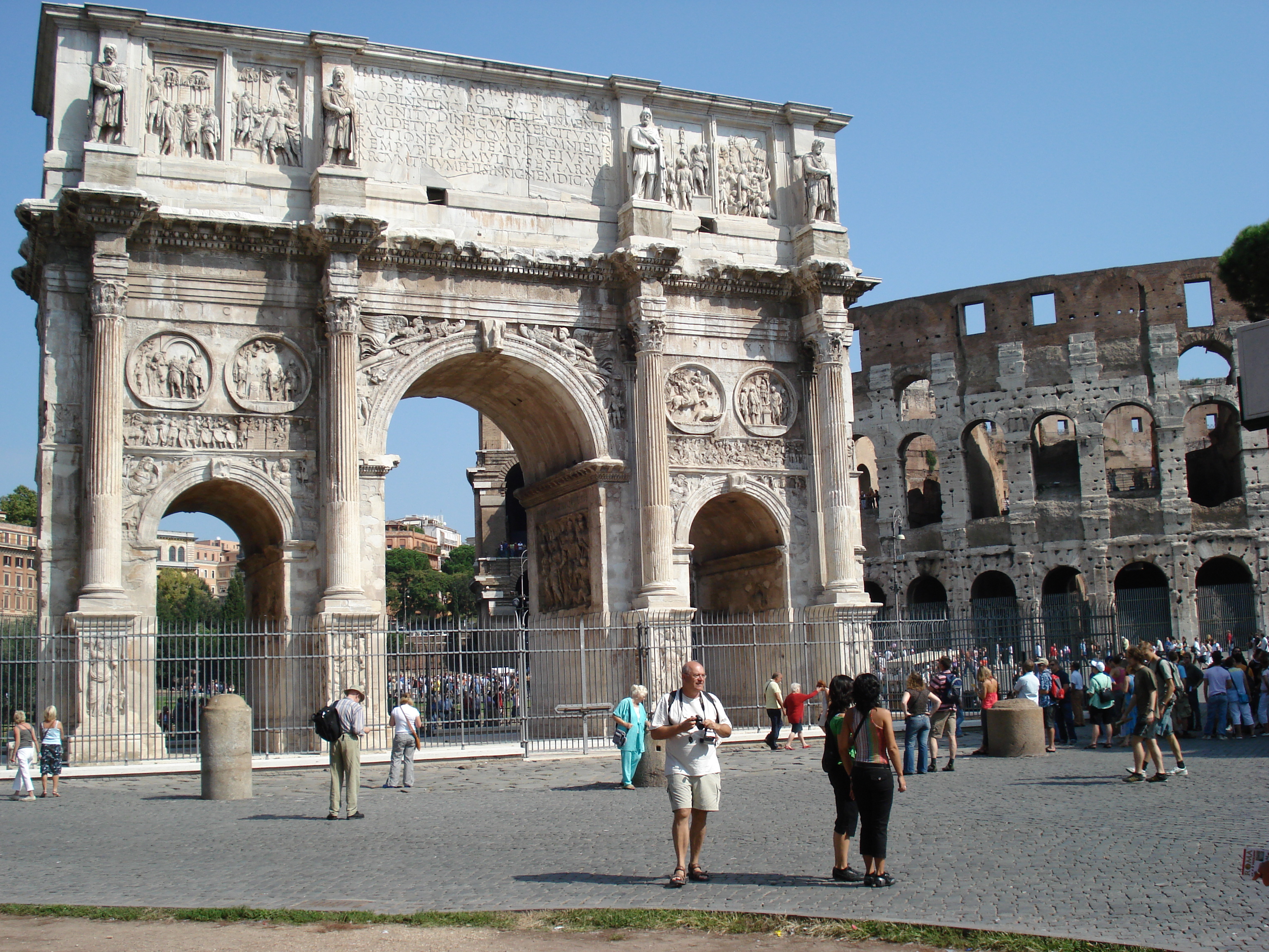 Главная площадь рима в древнем риме. Древний Рим Константинос. Рим здания. Здание цивилизации Рим. Здание самые известные Рим.