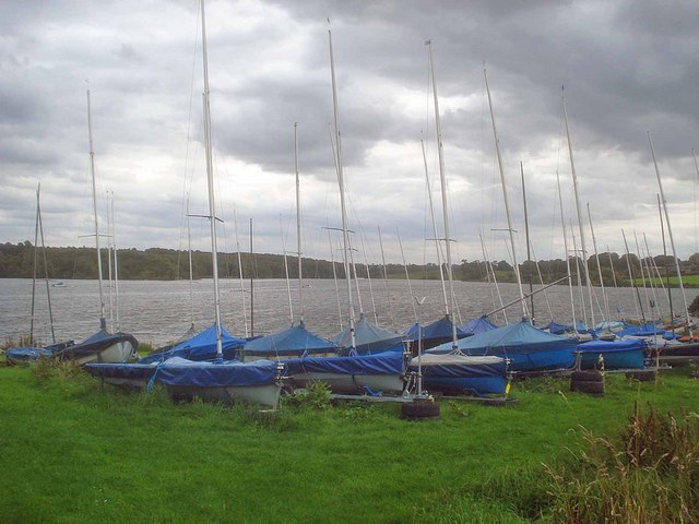 File:Dinghies parked at Staunton Harold Reservoir - geograph.org.uk - 1431498.jpg