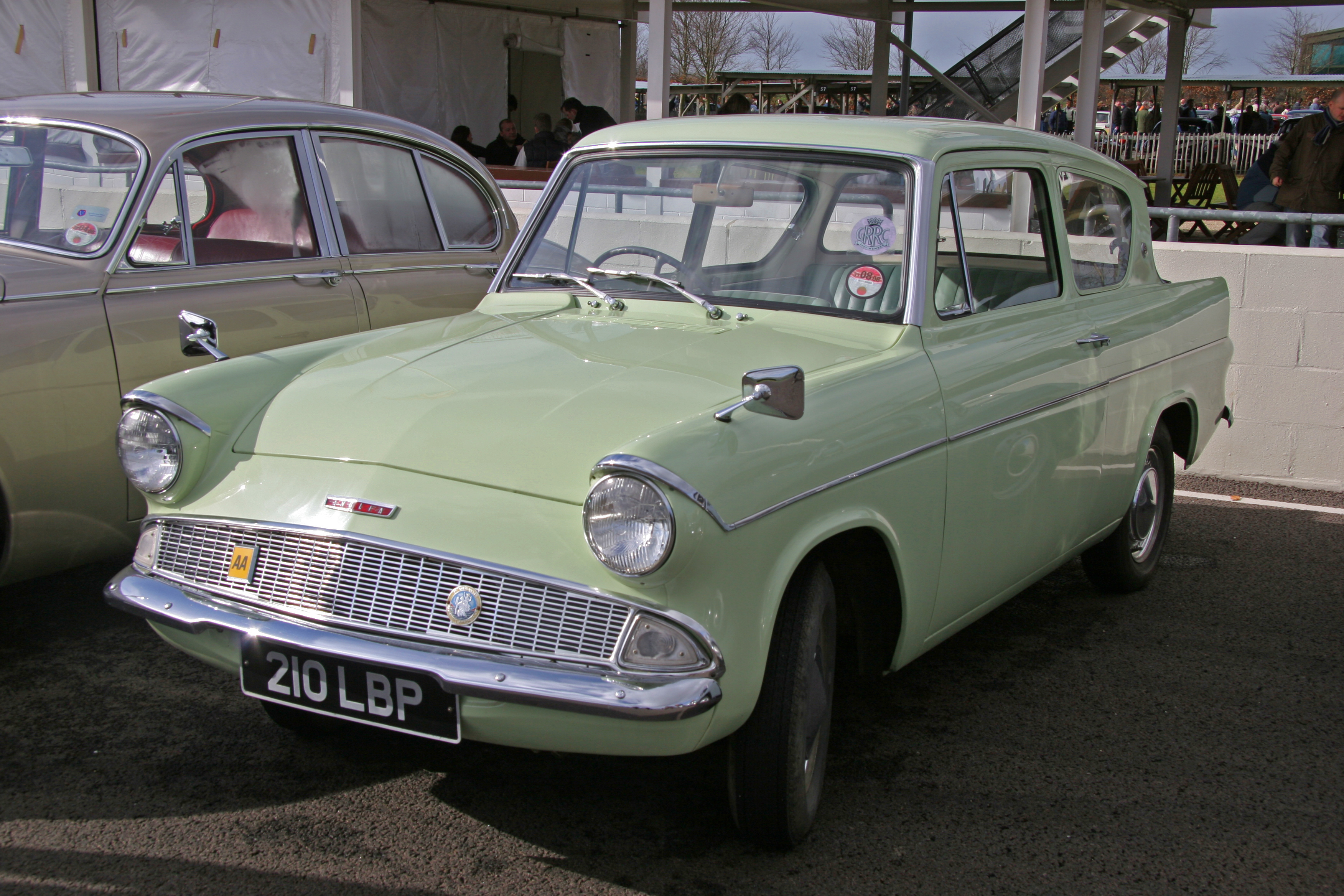 Ford anglia 105e deluxe #5