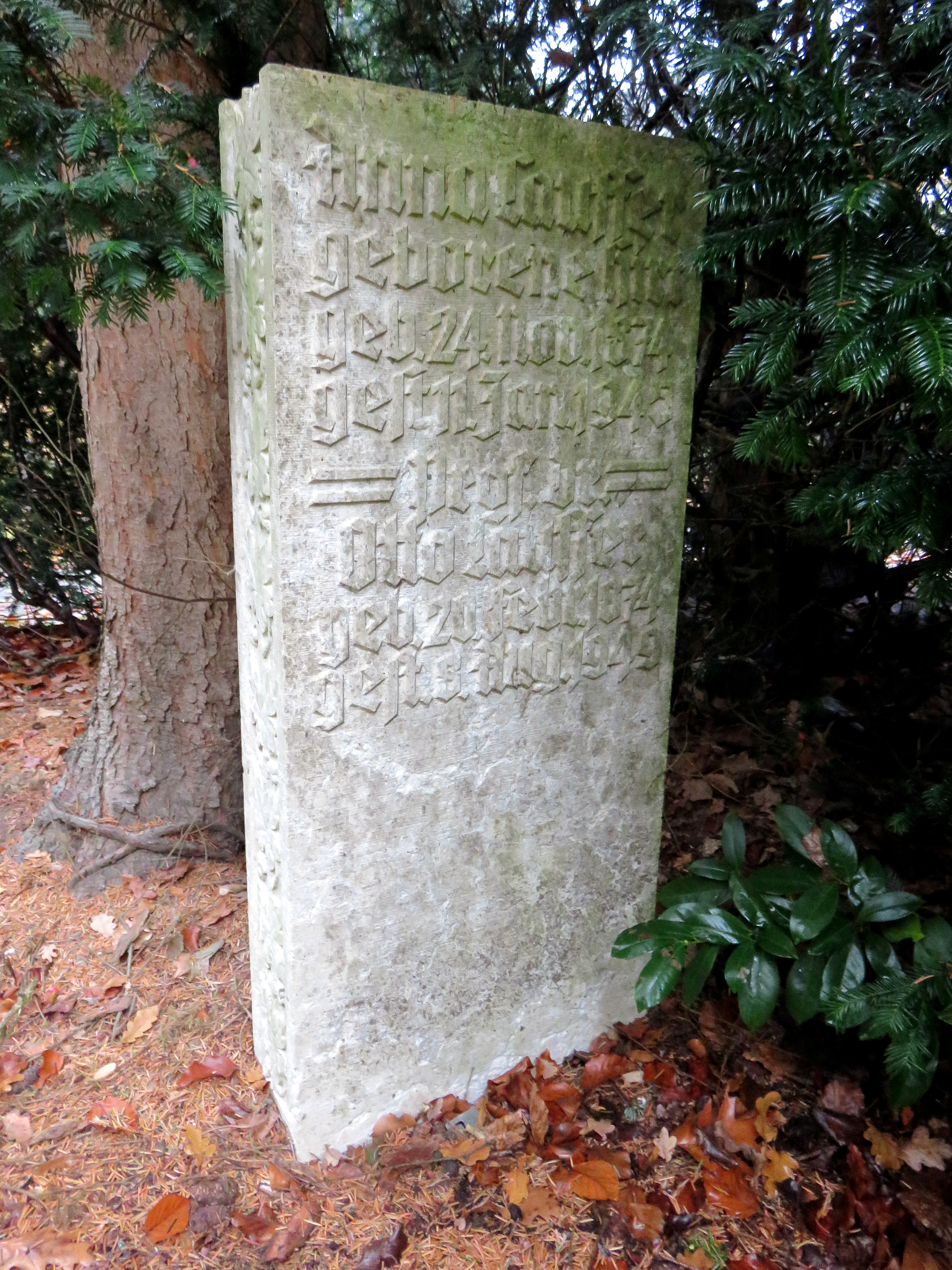 Grabstein Otto Lauffer auf dem [[Friedhof Ohlsdorf