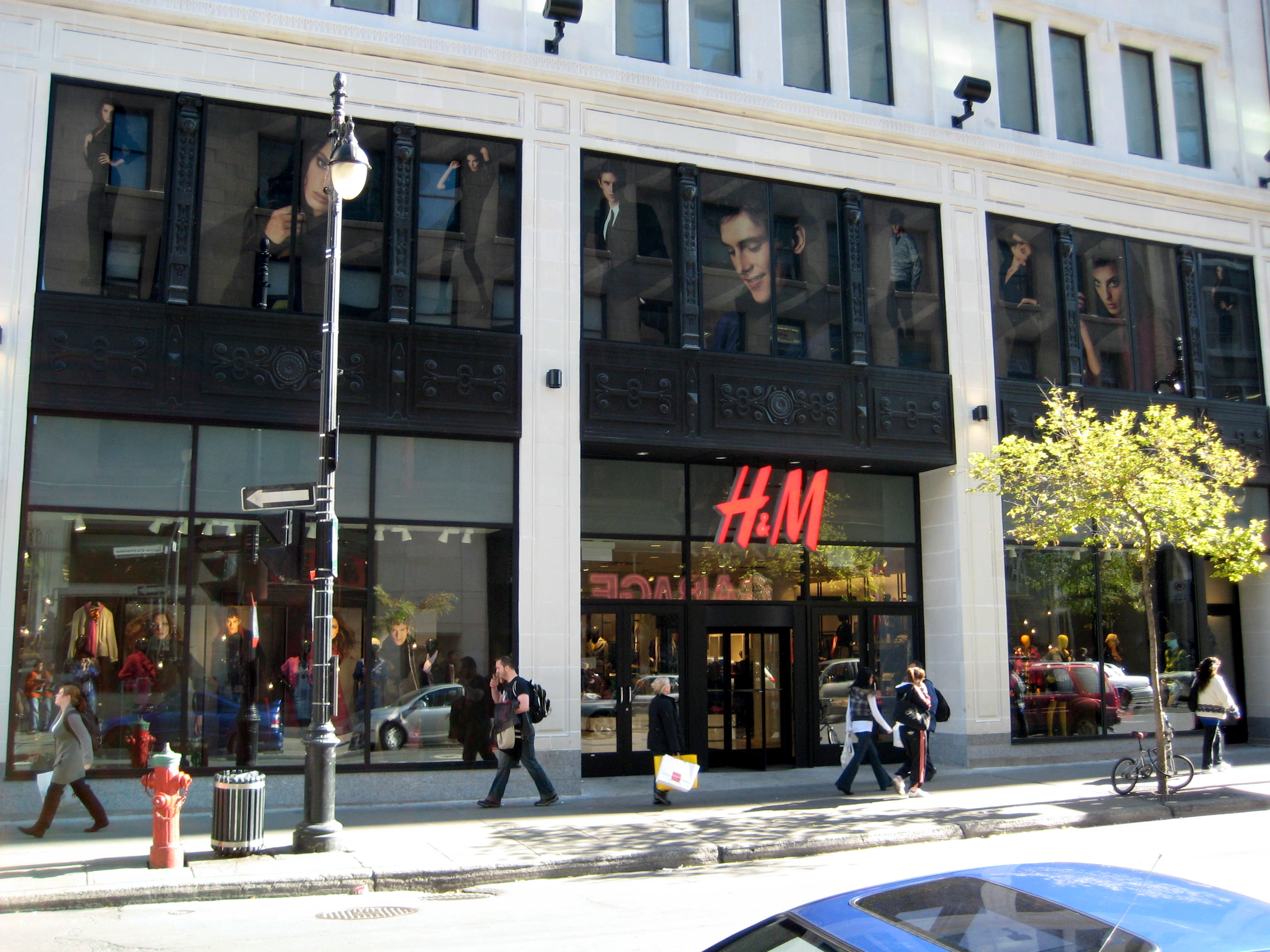 File:H&MdowntownMontreal.jpg - Wikimedia Commons