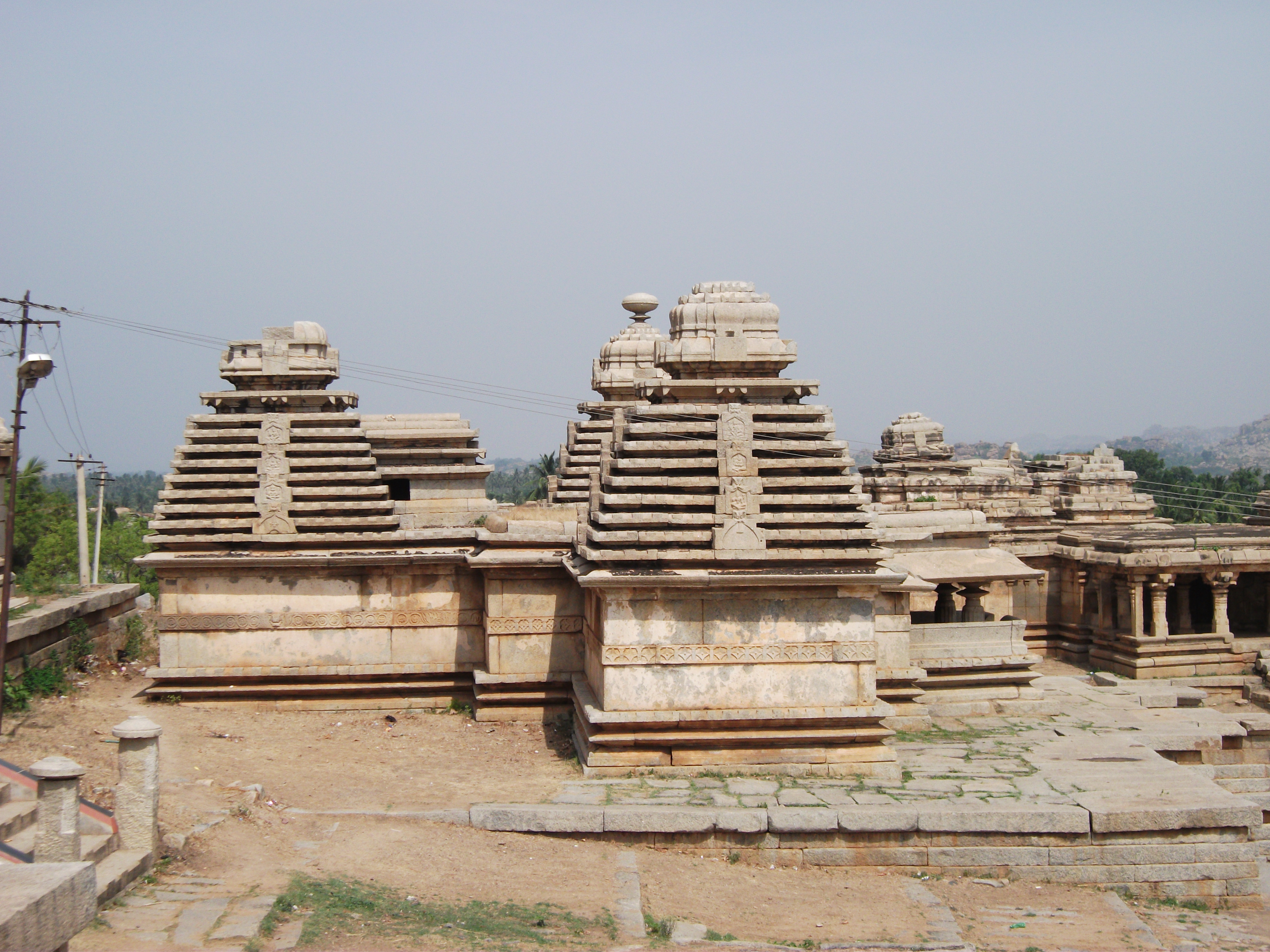 File:Gupti Dham - Manastambha (2).jpg - Wikipedia